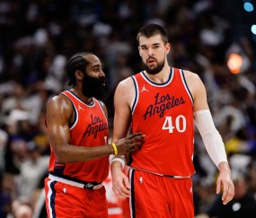 乐鱼app体育官方网站入口-完全一样！祖巴茨：哈登赛前激励我 他希望我得到20分15板